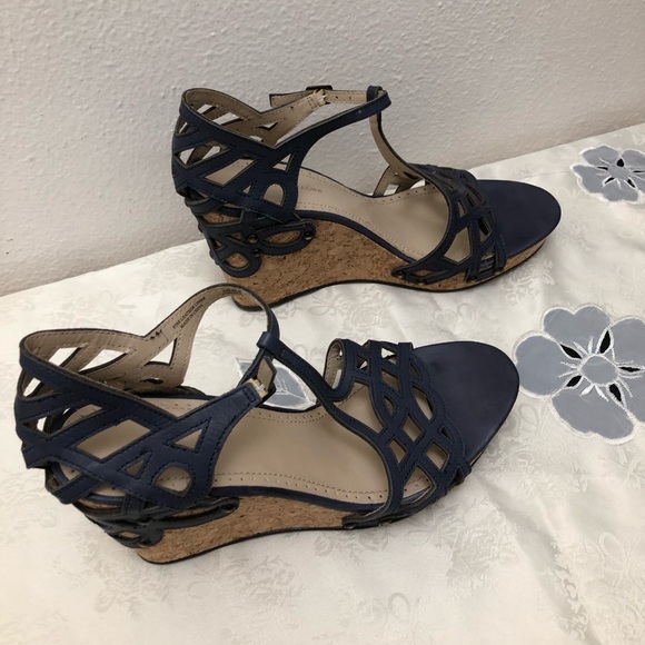 Adrienne Vittadini W Size 10 Gray Fine Leather Cork Wedges with Geometric Design - Picture 15 of 16